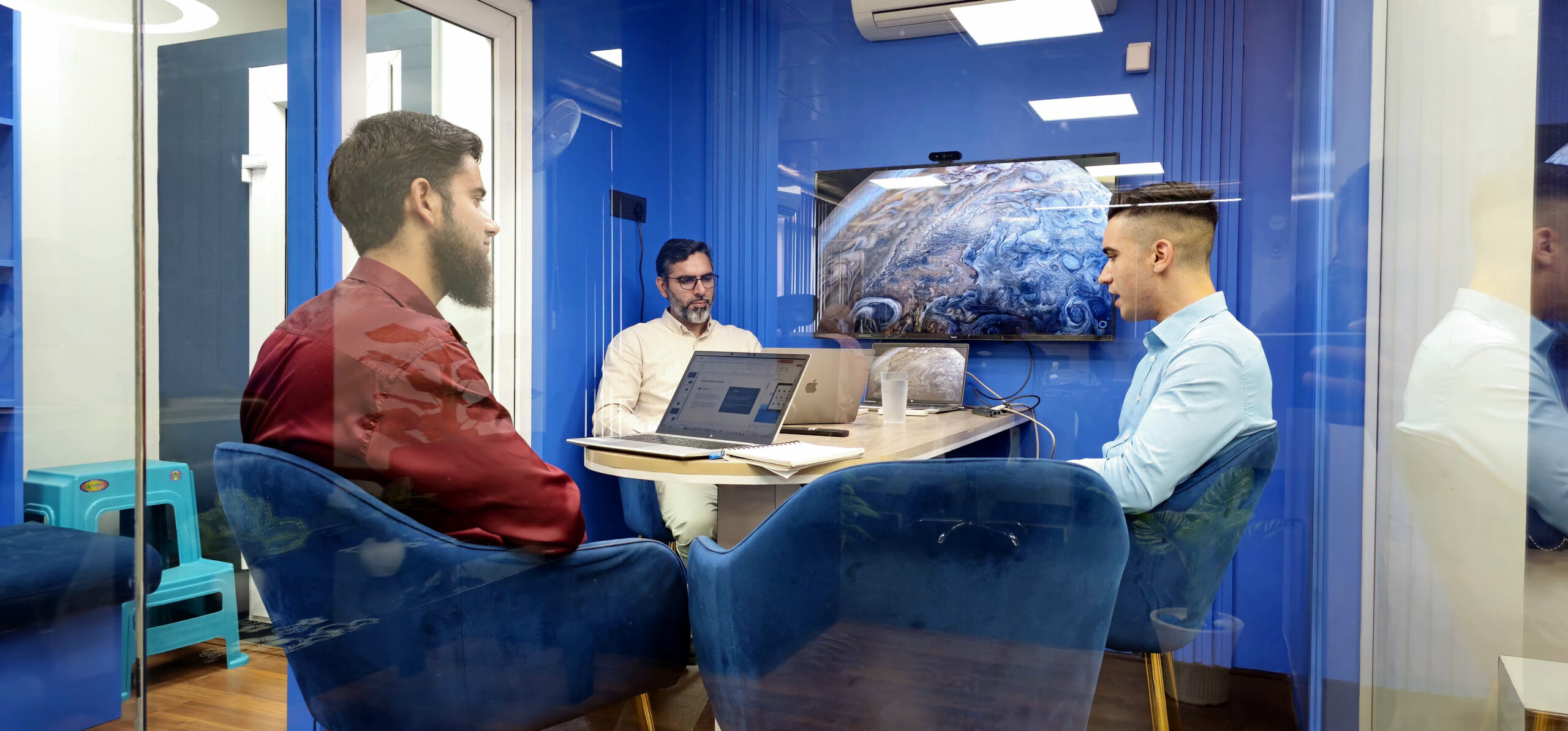 LinkPanda team at work